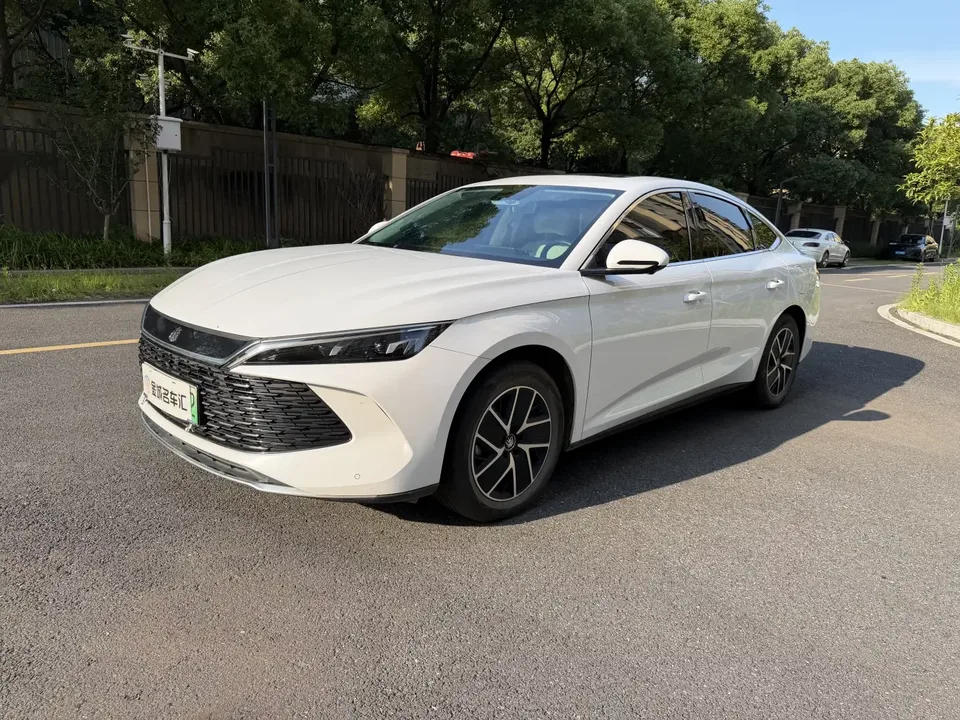 BYD Qin L DM Qin L DM 2024 Intelligent Driving Edition DM-i 120KM Leading Edition 2024 — photo 1, buy with delivery to Moscow