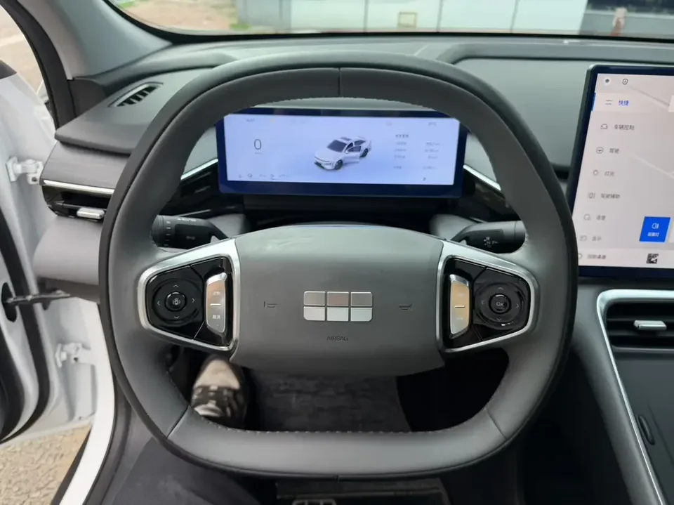 Geely Galaxy L6 Galaxy L6 2025 1.5 EM-i DHT 140KM Exploration+ Edition 2025 — thumbnail 5