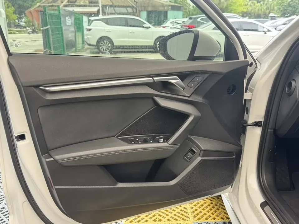 Audi A3 Audi A3 2023 A3L Limousine 35 TFSI facelift: stylish and sporty 2023 — thumbnail 4