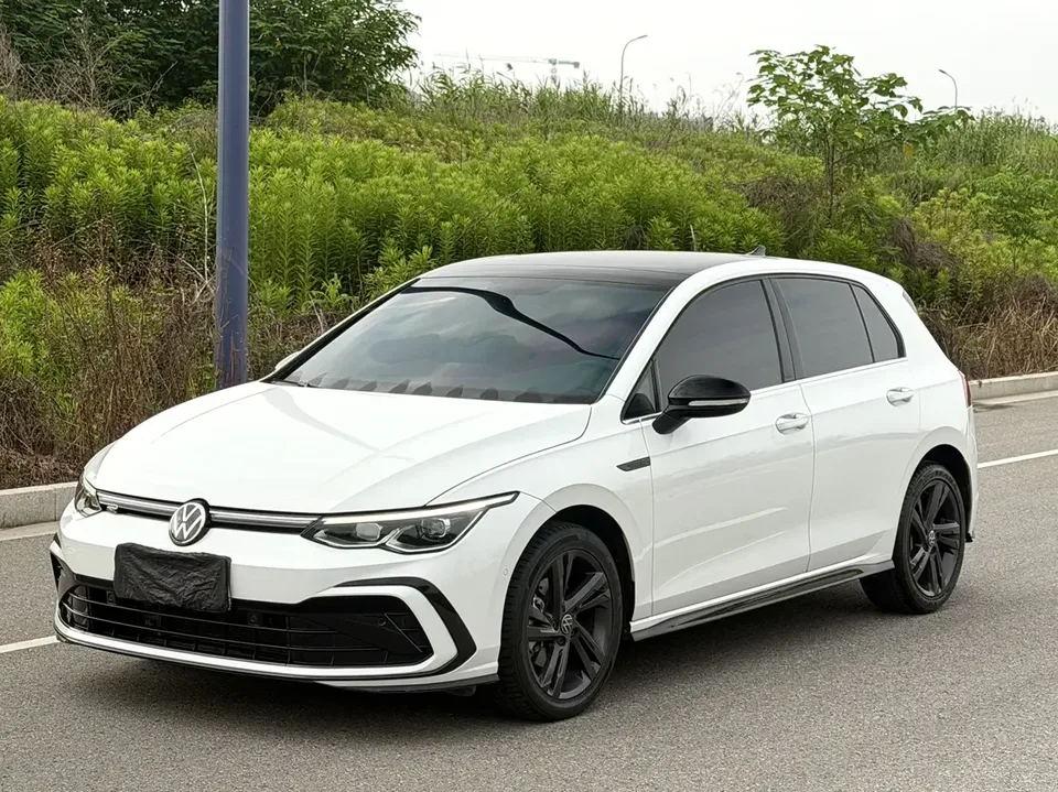 Volkswagen Golf golf 2023 280TSI DSG R-Line Lite 2024 — photo 1, buy with delivery to Moscow