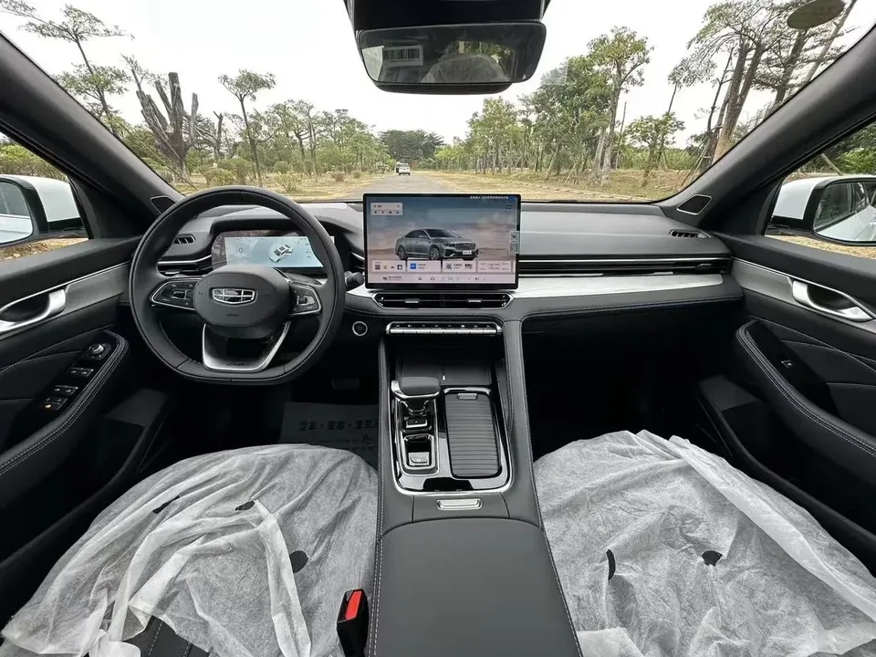 Geely Preface Xing Rui 2026 1.5T Dongfangyao Kunlun Edition 2025 — thumbnail 3