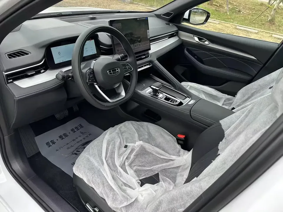 Geely Preface Xing Rui 2026 1.5T Dongfangyao Kunlun Edition 2025 — thumbnail 4