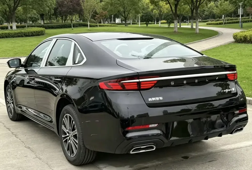 Geely Preface Xing Rui 2025 1.5T Dongfang Yao Jinghong Edition 2026 — thumbnail 2
