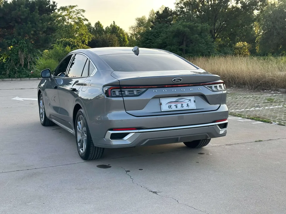 Ford Mondeo Mondeo 2023 EcoBoost 180 Deluxe 2024 — thumbnail 2