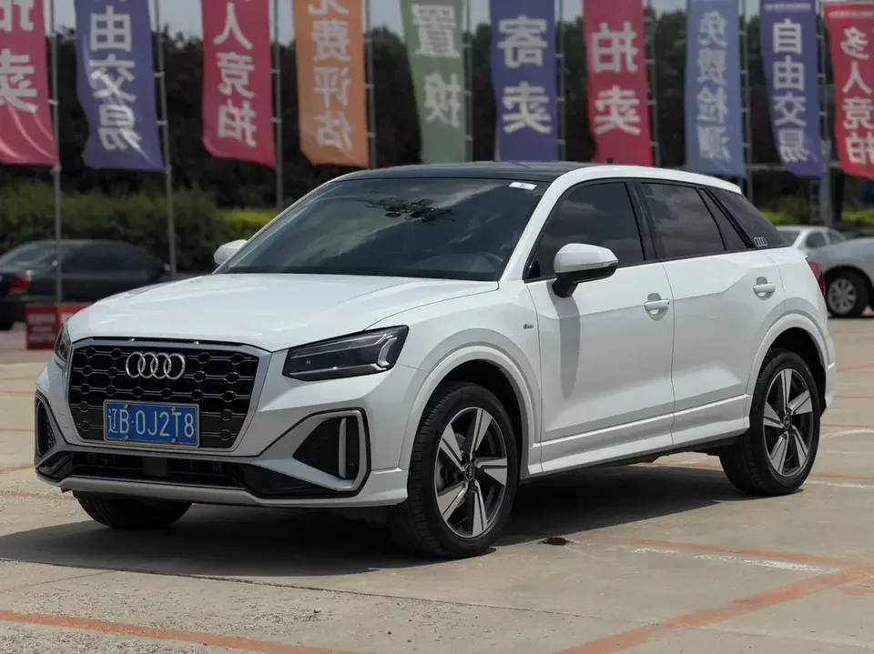 Audi Q2L Audi Q2L 2022 35 TFSI Luxury Dynamic 2022 — фото 1, купить с доставкой в Москву