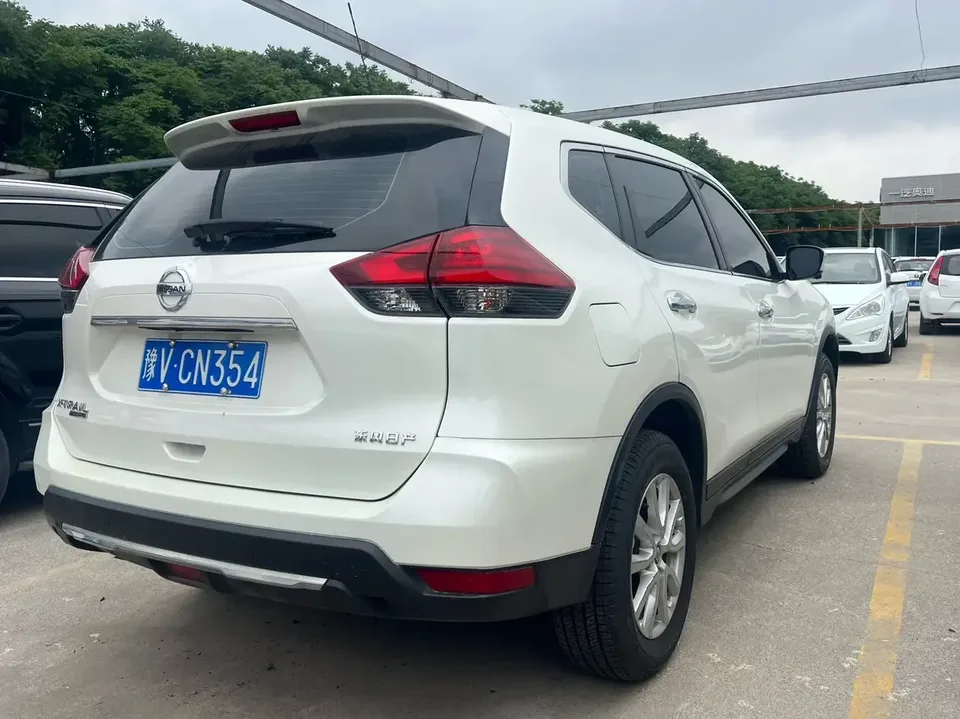 Nissan X-Trail Qijun 2022 2.0L 2WD Smart Link Premium Edition 2026 — thumbnail 2