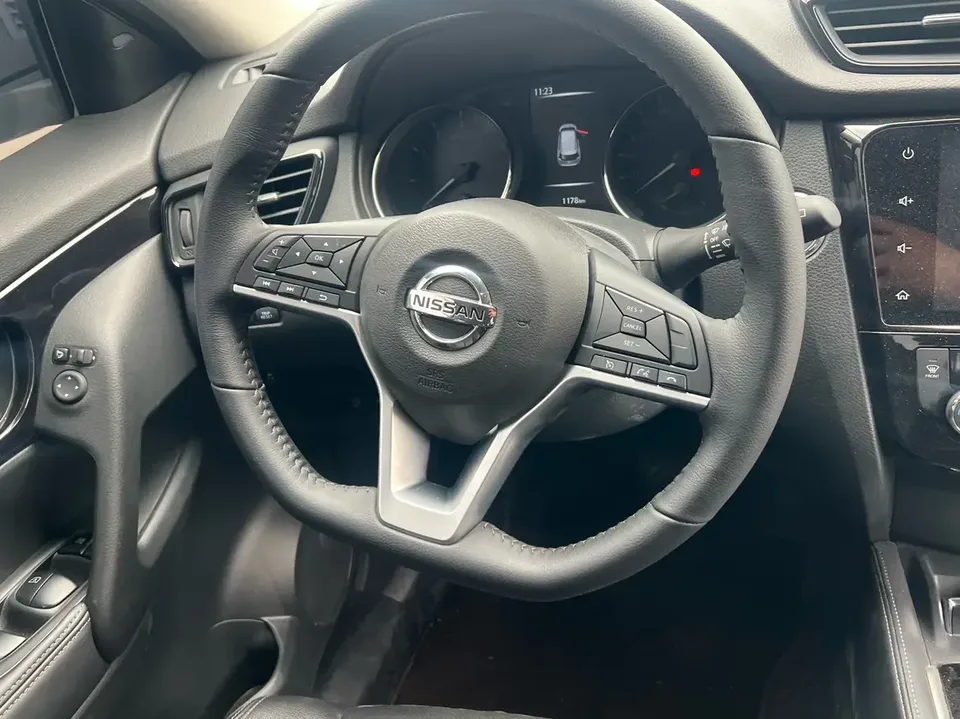Nissan X-Trail Qijun 2022 2.0L 2WD Smart Link Premium Edition 2026 — thumbnail 5