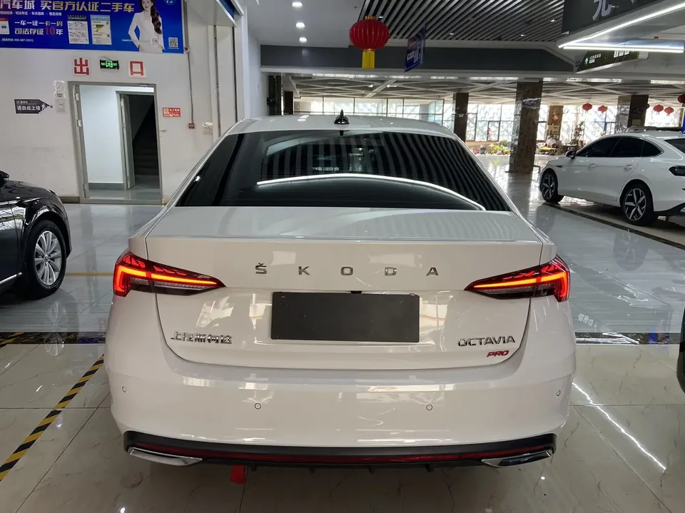 Skoda Octavia Octavia 2022 PRO TSI280 DSG Luxury Edition 2022 — thumbnail 2