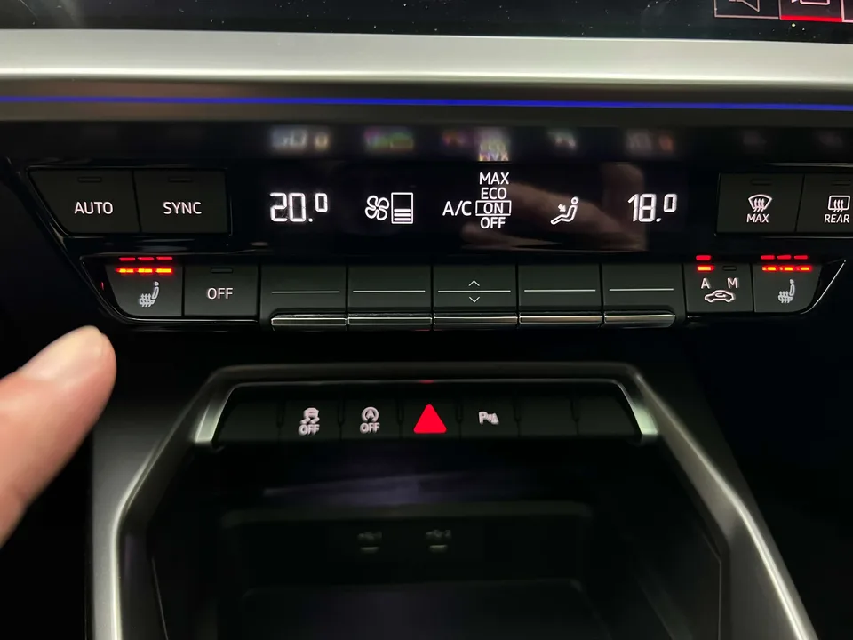 Audi A3 Audi A3 2022 Sportback 35 TFSI Stylish and sporty 2022 — thumbnail 3