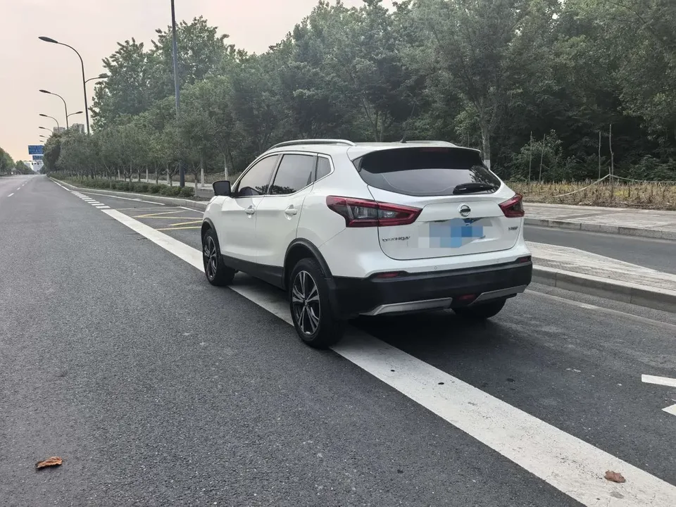 Nissan Qashqai Qashqai 2022 2.0L XV Prem. Deluxe Edition 2023 — миниатюра 4