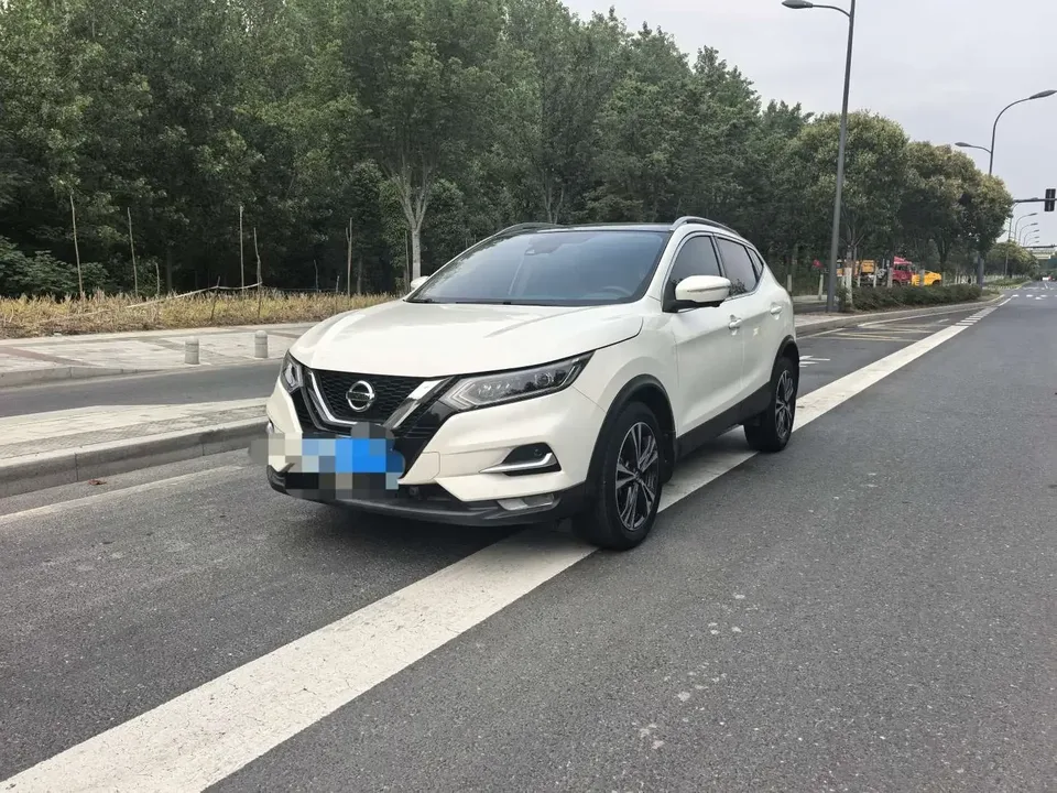 Nissan Qashqai Qashqai 2022 2.0L XV Prem. Deluxe Edition 2023 — фото 1, купить с доставкой в Москву
