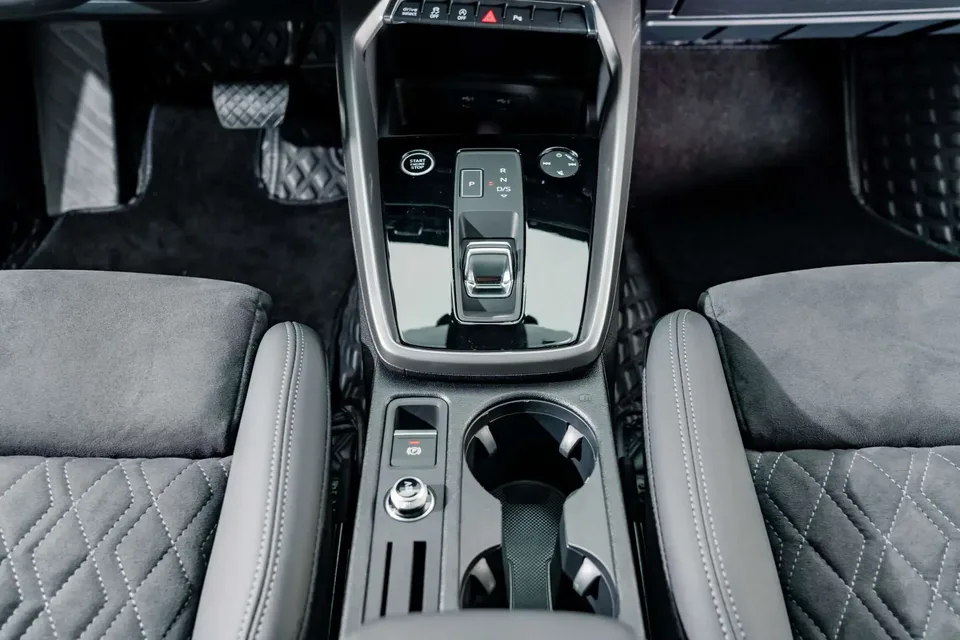 Audi A3 Audi A3 2024 Sportback 35 TFSI Luxury Sports 2023 — thumbnail 3