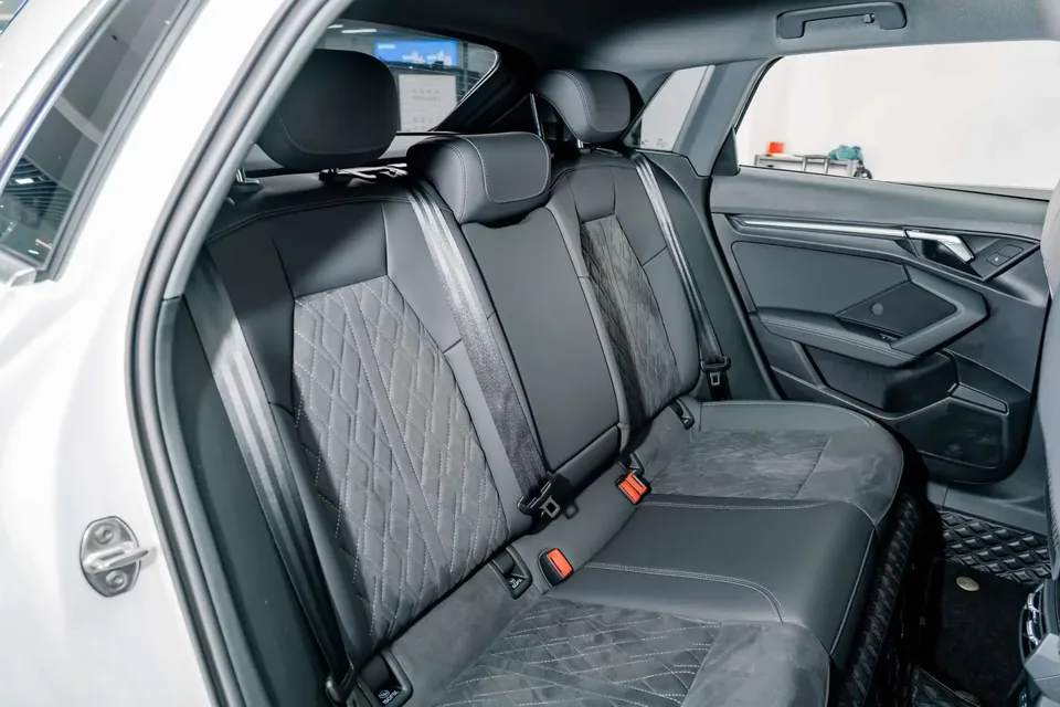 Audi A3 Audi A3 2024 Sportback 35 TFSI Luxury Sports 2023 — thumbnail 4