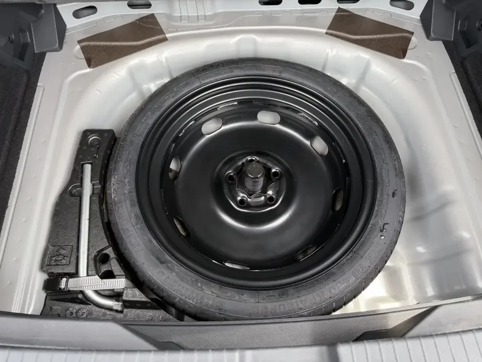 Volkswagen T-Roc TANG 2023 280TSI DSG Time Edition 2023 — thumbnail 3
