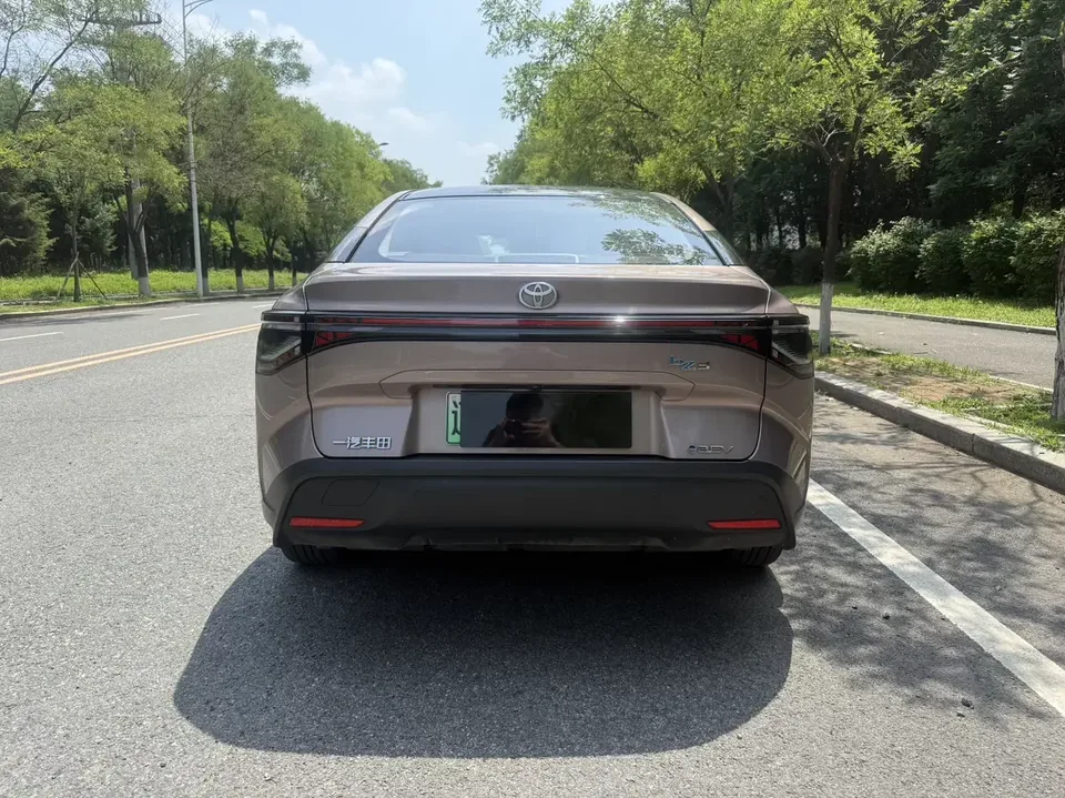 Toyota bZ3 Toyota bZ3 2023 Long battery life Premium 2023 — thumbnail 2