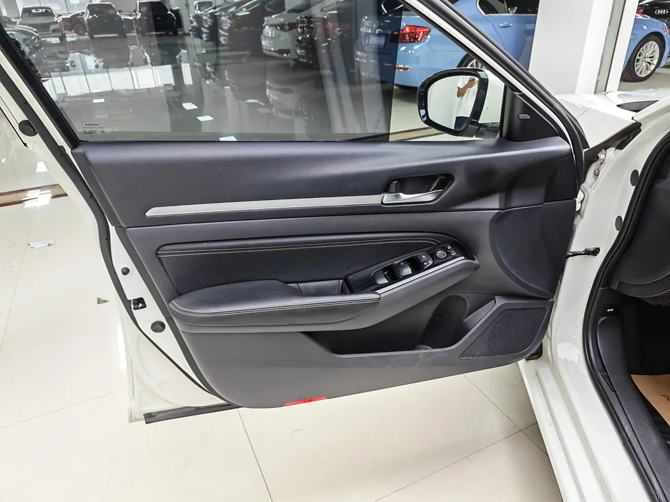 Nissan Altima Sound of nature 2021 2.0L XL Upper AD1 Smart Driving Edition 2022 — thumbnail 3