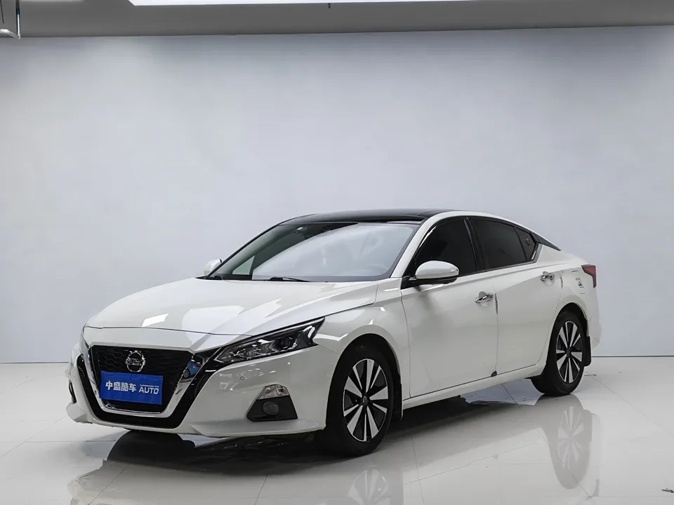 Nissan Altima Sound of nature 2021 2.0L XL Upper AD1 Smart Driving Edition 2022 — photo 1, buy with delivery to Moscow