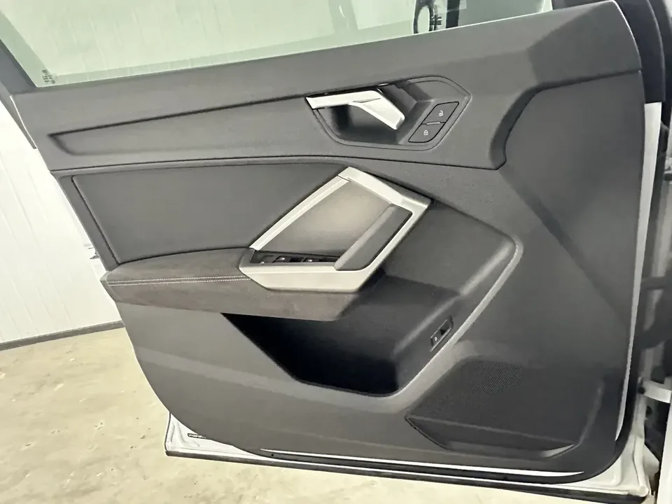 Audi Q3 Audi Q3 2023 35 TFSI Stylish Dynamic 2023 — thumbnail 3