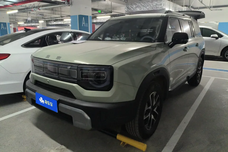BAIC Beijing Off-road BJ30 Beijing Off-road BJ30 2024 1.5T DCT 2WD Light Wild Pro Edition 2024 — photo 1, buy with delivery to Moscow