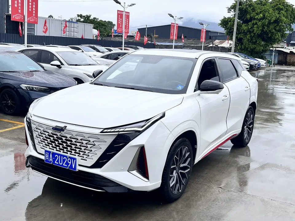 Oshan Changan Auchan Z6 Changan Auchan Z6 2023 Blue Whale 1.5T DCT Smart Cool 2024 — photo 1, buy with delivery to Moscow