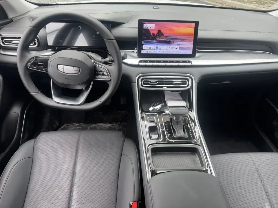 Geely Emgrand emgrand 2026 5th Generation 1.5L CVT Premium 2025 — thumbnail 3