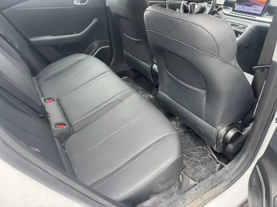 Geely Emgrand emgrand 2026 5th Generation 1.5L CVT Premium 2025 — thumbnail 4