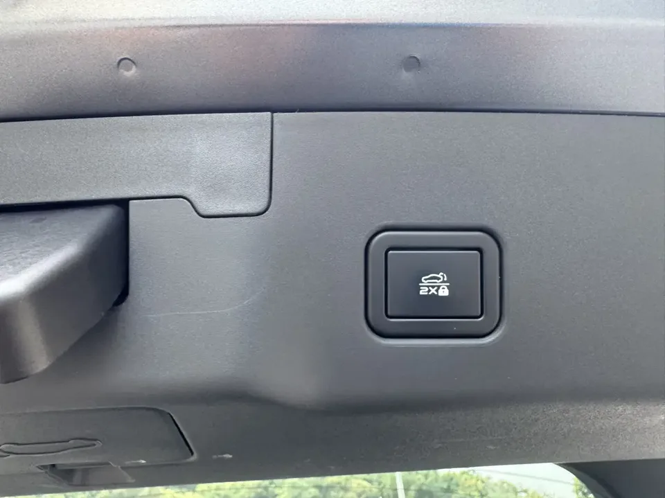 Changan UNI-V Changan UNI-V 2025 1.5T 500Bar Premium Sports 2025 — thumbnail 4