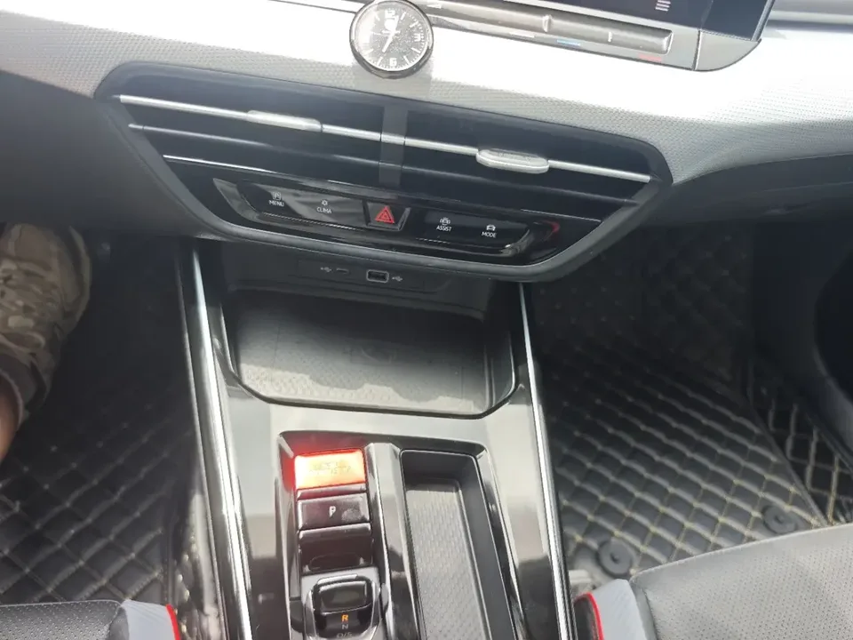 Volkswagen Lamando Lingdu 2023 Lingdu L 280TSI DSG Cool Edition 2023 — thumbnail 3