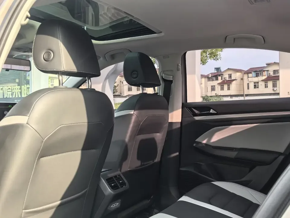 Volkswagen Bora Bora 2023 280TSI DSG Premium Edition 2023 — миниатюра 5