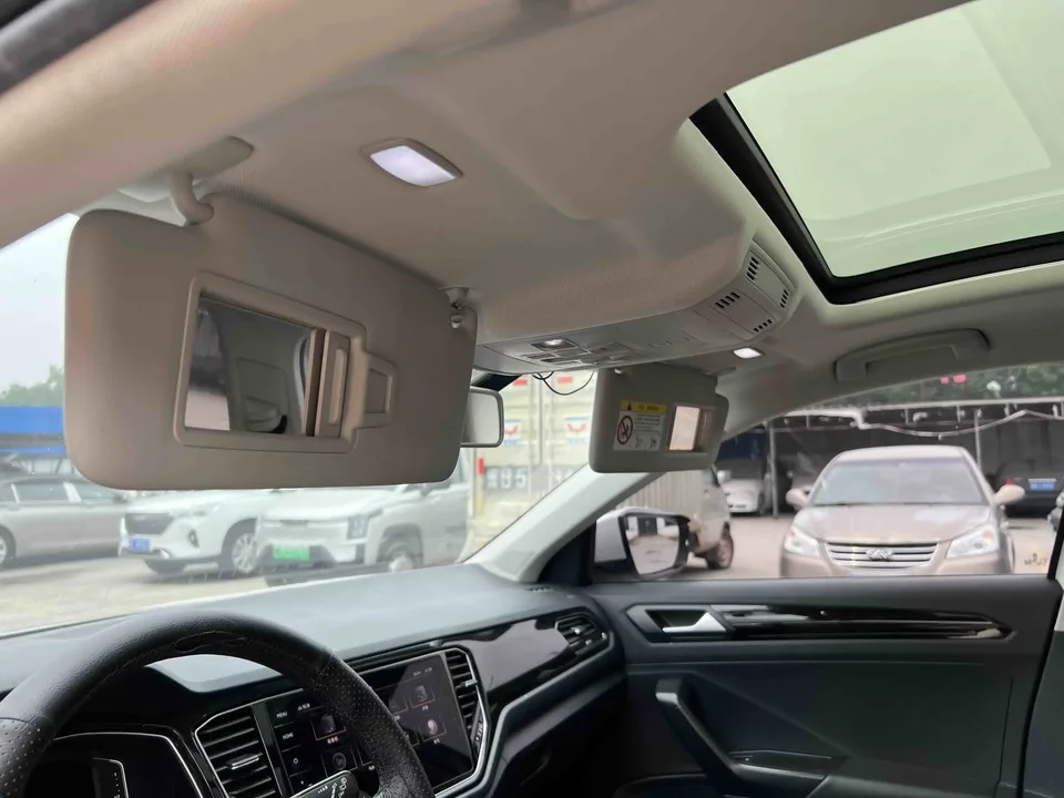 Volkswagen T-Roc TANG 2021 280TSI DSG 2WD Comfort Smart Edition 2022 — thumbnail 3