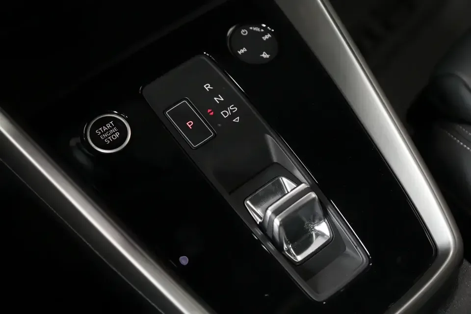 Audi A3 Audi A3 2023 A3L Limousine 35 TFSI facelift: stylish and sporty 2023 — thumbnail 4