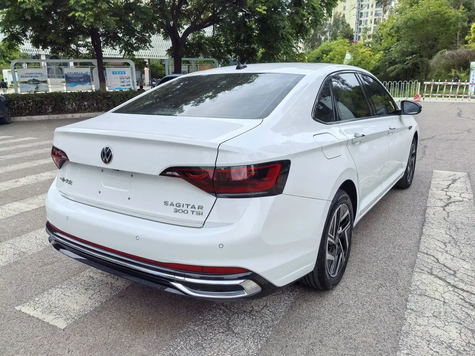 Volkswagen Sagitar Sagitar 2024 300TSI DSG Beyond Edition 2024 — thumbnail 2