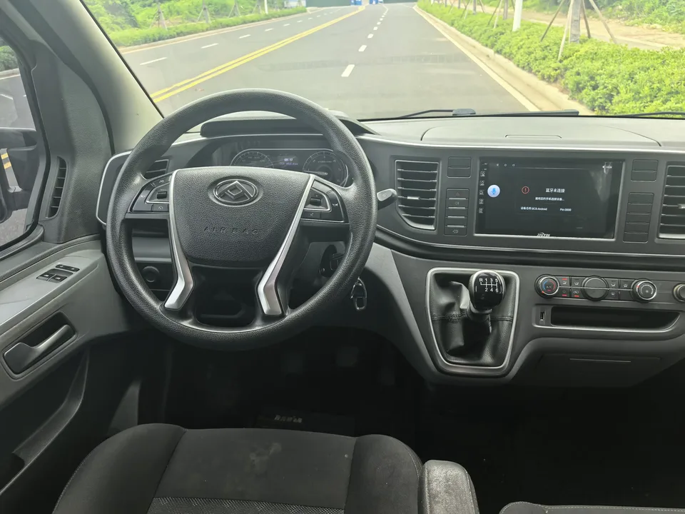 Datong Xintu V80 Xintu V80 2023 2.0T Manual Classic Aoyuntong Short Axle Mid-Top 5/6 Seaters 2024 — thumbnail 5