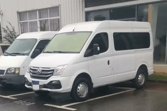 Datong Xintu V80 Xintu V80 2023 2.0T Manual Classic Aoyuntong Short Axle Mid-Top 5/6 Seaters 2024 — photo 1, buy with delivery to Moscow
