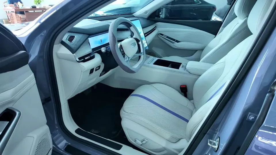 Geely Preface Xing Rui 2024 Hybrid 1.5TD Nebula Edition 2024 — thumbnail 4
