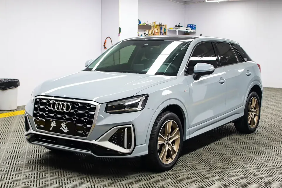 Audi Q2L Audi Q2L 2022 35 TFSI Stylish Dynamic 2022 — photo 1, buy with delivery to Moscow