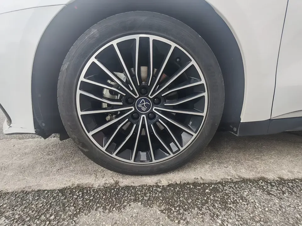 BYD Han DM Chinese DM 2022 DM-i 121KM Premium 2022 — thumbnail 3