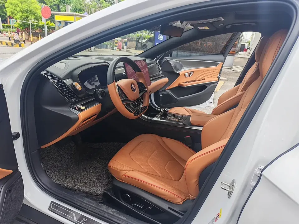 BYD Han DM Chinese DM 2022 DM-i 121KM Premium 2022 — thumbnail 4