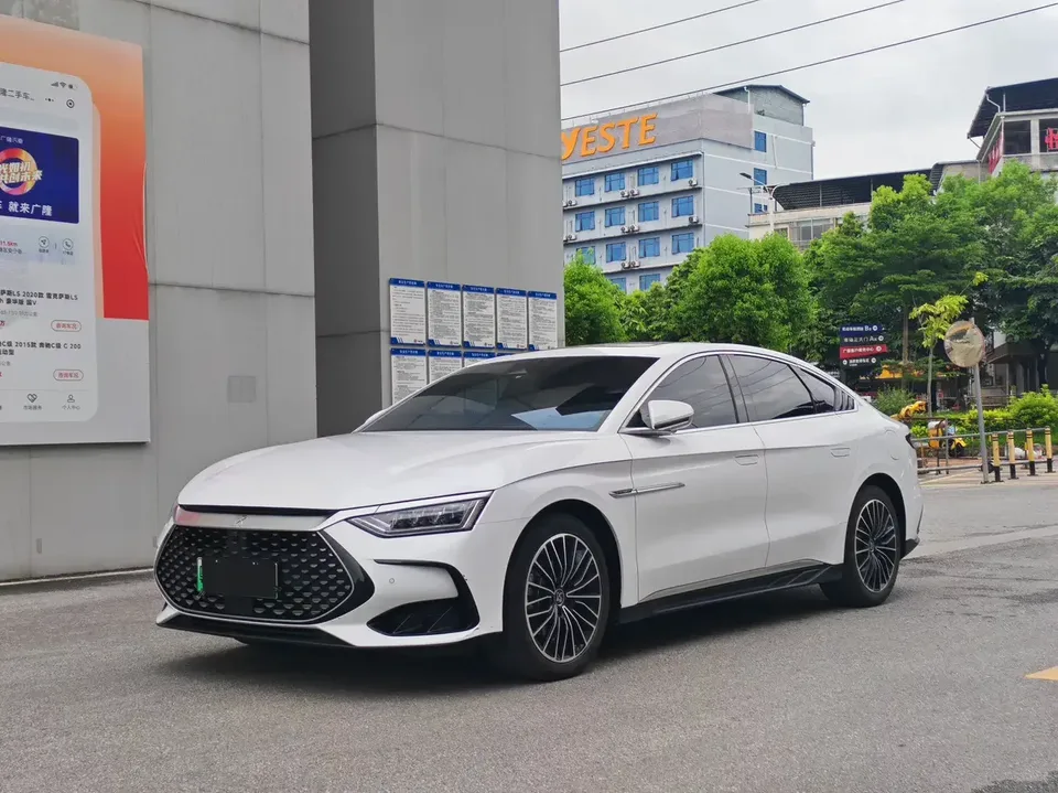 BYD Han DM Chinese DM 2022 DM-i 121KM Premium 2022 — photo 1, buy with delivery to Moscow