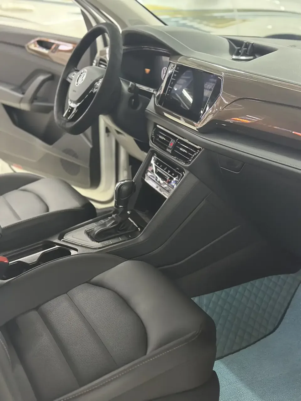Volkswagen Tharu tuyue 2022 280TSI 2WD Deluxe Edition 2022 — thumbnail 3