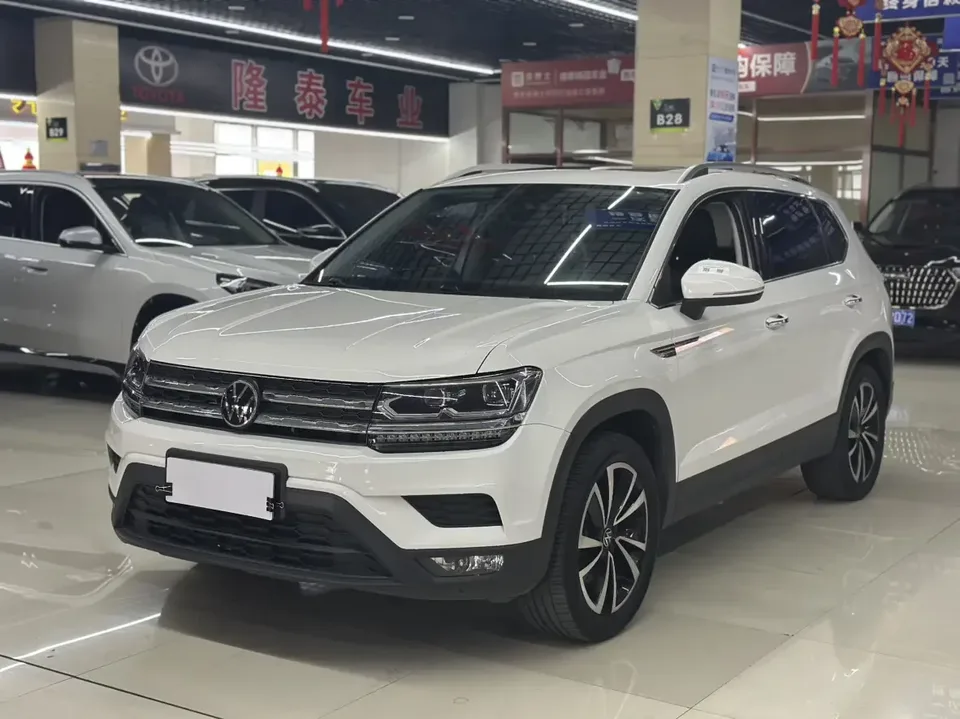 Volkswagen Tharu tuyue 2022 280TSI 2WD Deluxe Edition 2022 — photo 1, buy with delivery to Moscow