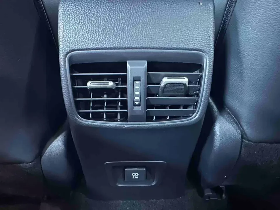Toyota Levin Lei Ling 2022 185T CVT Sports Edition 2022 — миниатюра 3