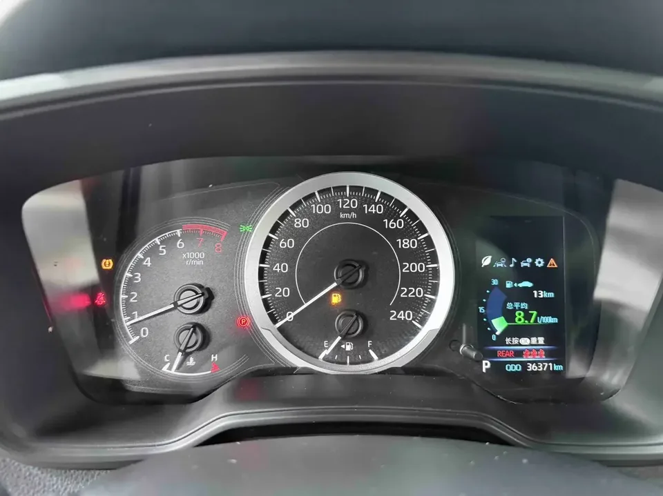 Toyota Levin Lei Ling 2022 185T CVT Sports Edition 2022 — миниатюра 4