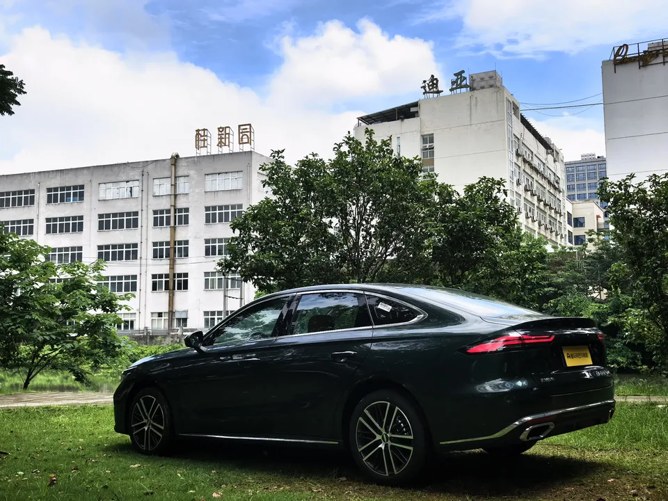 Geely Emgrand emgrand 2026 5th Generation 1.5T DCT Flagship Model 2025 — thumbnail 2