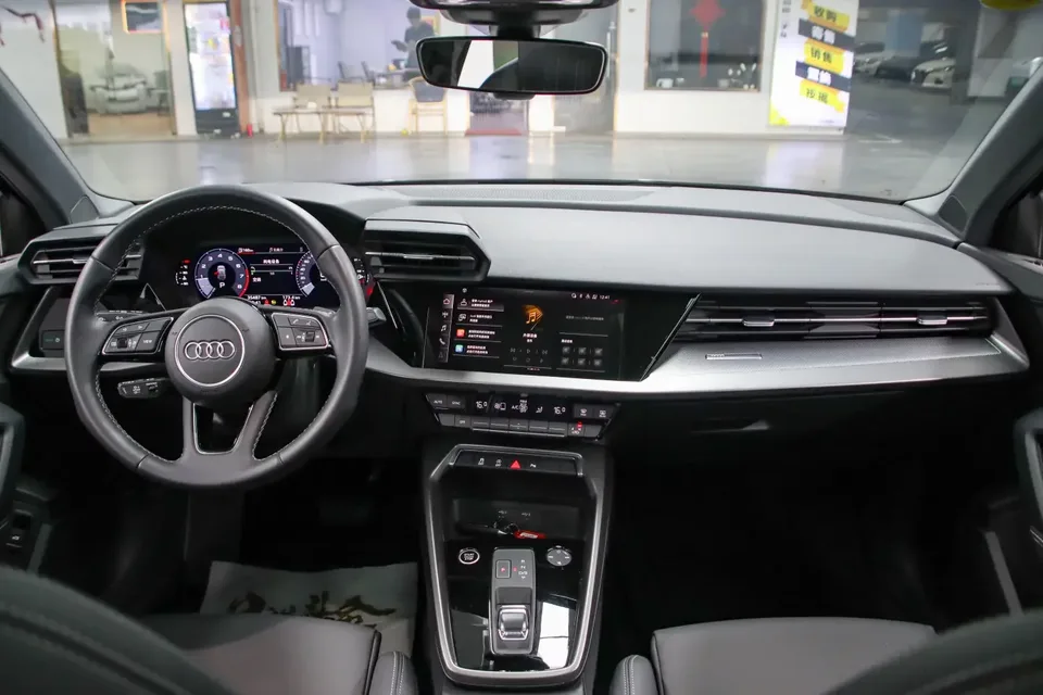 Audi A3 Audi A3 2022 Sportback 35 TFSI Stylish and sporty 2022 — thumbnail 4