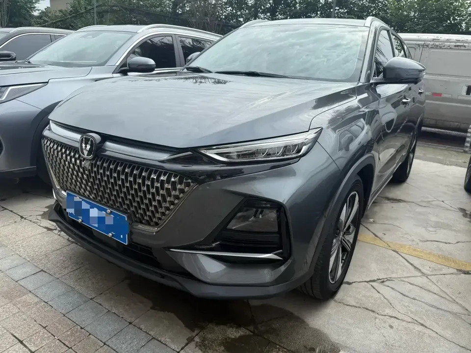 Changan X7 PLUS Changan X7 PLUS 2024 1.5T DCT Premium 7-seater 2025 — photo 1, buy with delivery to Moscow