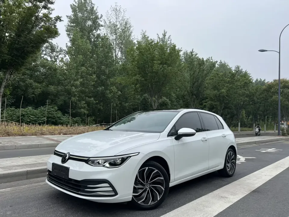 Volkswagen Golf golf 2021 280TSI DSG 30th Anniversary Edition 2022 — photo 1, buy with delivery to Moscow
