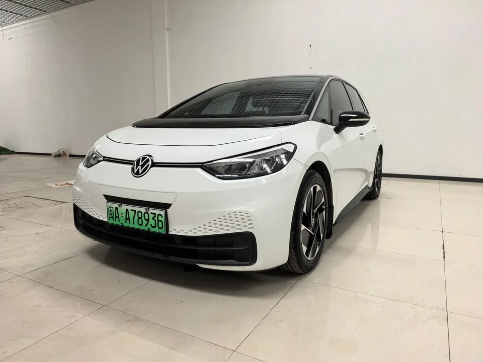 Volkswagen ID.3 Volkswagen ID.3 2023 Upgraded Pure Smart Edition 2024 — photo 1, buy with delivery to Moscow