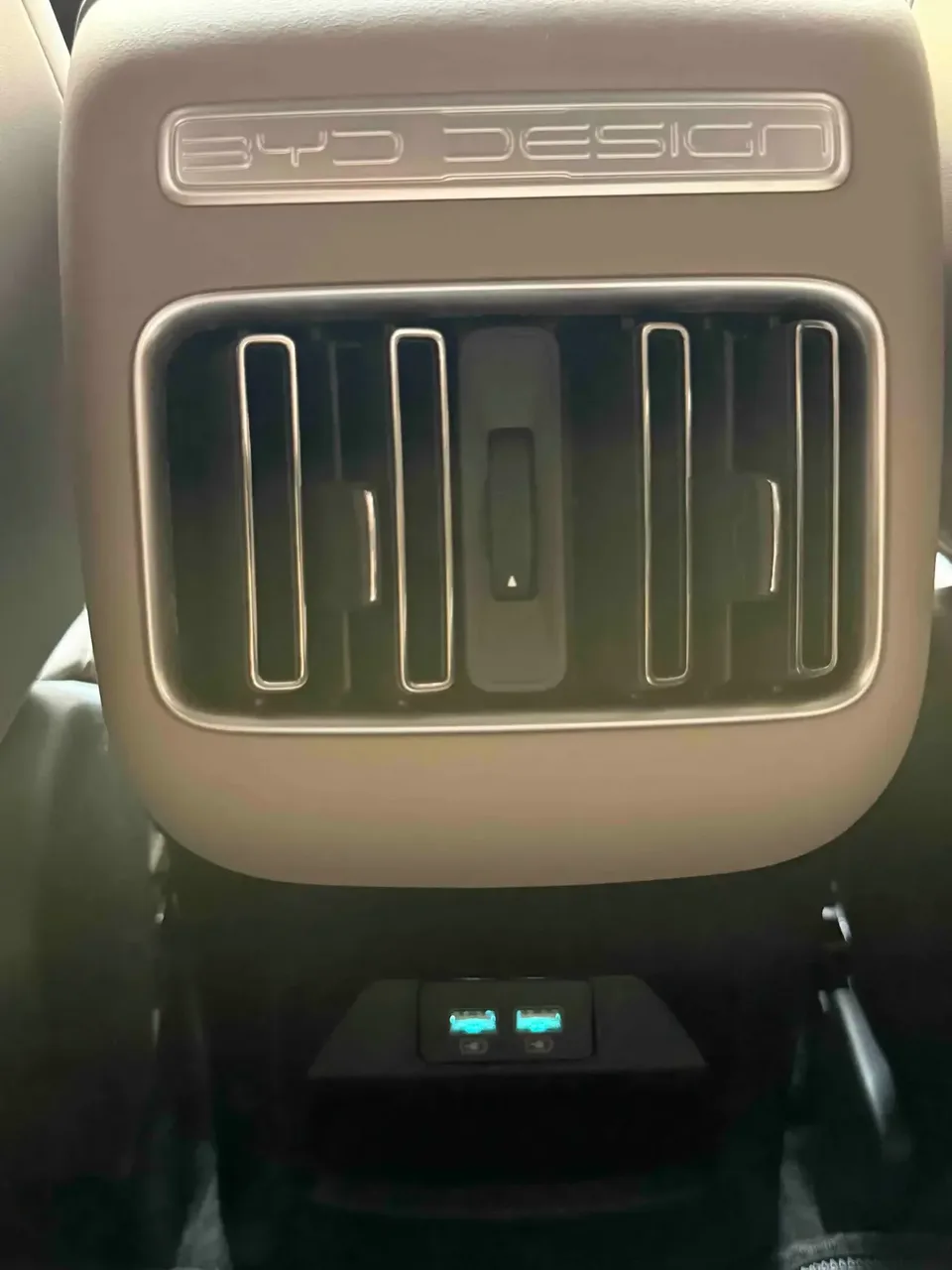 BYD Song Pro DM Song Pro DM 2024 DM-i Honor Edition 71km Pilot Edition 2025 — thumbnail 5