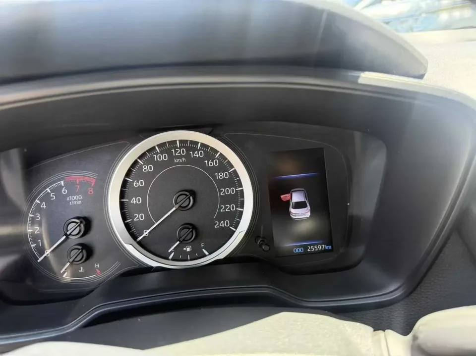 Toyota Levin Lei Ling 2021 185T CVT Sports Edition 2022 — thumbnail 3